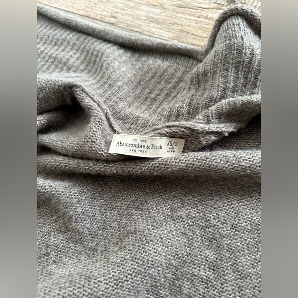 Abercrombie & Fitch Boho Waterfall Style Wool Cardigan Sweater Size XS/S - Picture 3 of 5